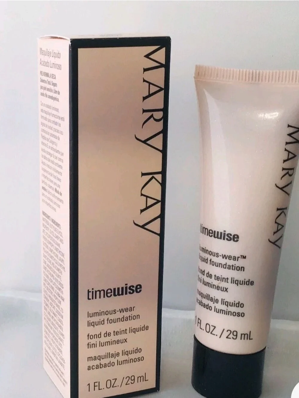 NIB Mary Kay TimeWise Ivory 4 Luminous Liquid Foundation w/Box 038699